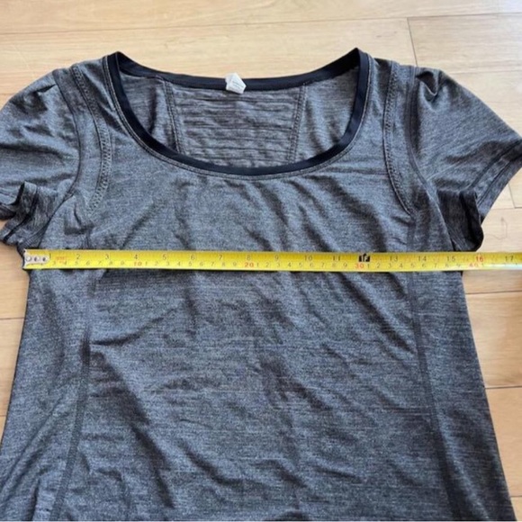 Lululemon Run Back on Track Short Sleeve Tech tee - Picture 4 of 6